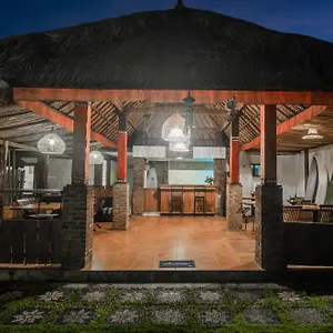 Olo Surf Nature Hotel
